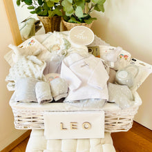 Lade das Bild in den Galerie-Viewer, Personalisierte Baby Geschenke nach Wunsch ab…