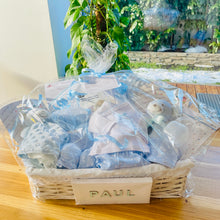 Lade das Bild in den Galerie-Viewer, Babygiftbox Newborn blue Boy ZAY BABY SHOP
