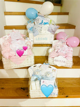 Lade das Bild in den Galerie-Viewer, Personalisierte Baby Geschenk Emilia (Name des Babys)