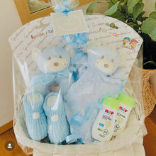 Görseli Galeri görüntüleyiciye yükleyin, Yeni doğan erkek çocuğun doğumuna özel hediye seti mavi