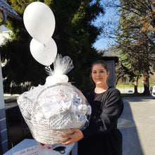 Lade das Bild in den Galerie-Viewer, Personalisierte Baby Geschenke nach Wunsch ab…