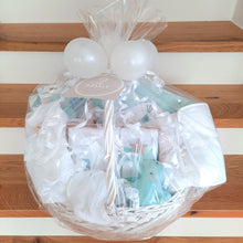 Lade das Bild in den Galerie-Viewer, Personalisierte Baby Geschenke nach Wunsch ab…