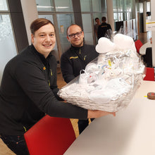 Lade das Bild in den Galerie-Viewer, Personalisierte Baby Geschenke nach Wunsch ab…