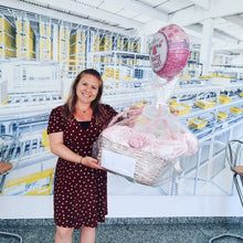 Lade das Bild in den Galerie-Viewer, Personalisierte Baby Geschenke nach Wunsch ab…