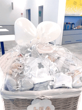 Lade das Bild in den Galerie-Viewer, Neugeborenes Geschenk zur Geburt  Junge Mädchen Premiun
