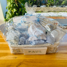 Lade das Bild in den Galerie-Viewer, Personalisierte Baby Geschenke nach Wunsch ab…
