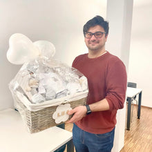 Lade das Bild in den Galerie-Viewer, Personalisierte Baby Geschenke nach Wunsch ab…
