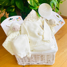 Lade das Bild in den Galerie-Viewer, Babygeschenk Mädchen Junge Unisex Beige
