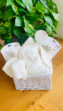 Laden und Abspielen von Videos im Galerie-Viewer, Babygeschenk Mädchen Junge Unisex Beige
